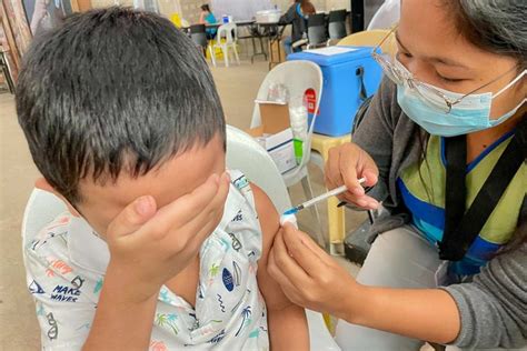Cebu City faces vaccine crisis .